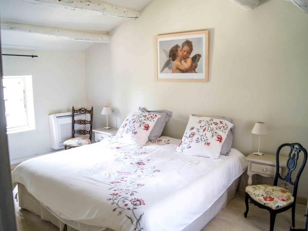 ヴィルヌーヴ・レ・ザヴィニョン メゾン オルシーニ Bed & Breakfast 部屋 写真