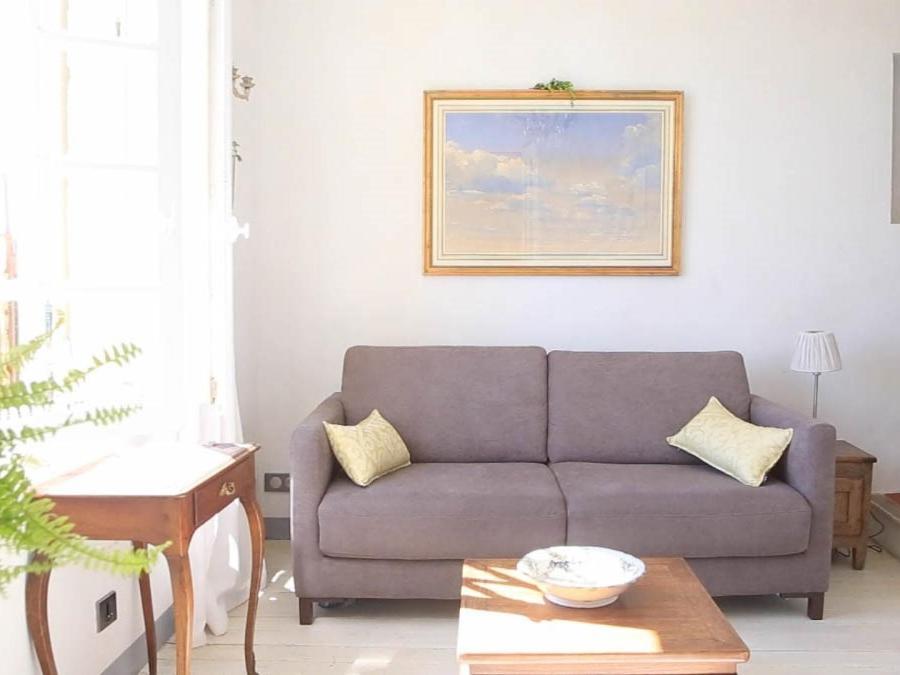 ヴィルヌーヴ・レ・ザヴィニョン メゾン オルシーニ Bed & Breakfast 部屋 写真