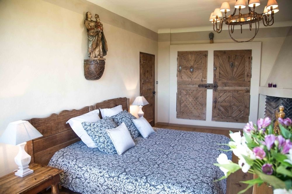 ヴィルヌーヴ・レ・ザヴィニョン メゾン オルシーニ Bed & Breakfast エクステリア 写真